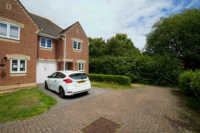 3 Bedroom End Of Terrace House To Rent In Fen Avenue, Fareham, PO16