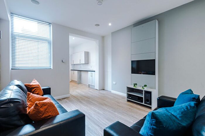 4 Bedroom Terraced House To Rent In Cauldon Road, Stoke, ST4