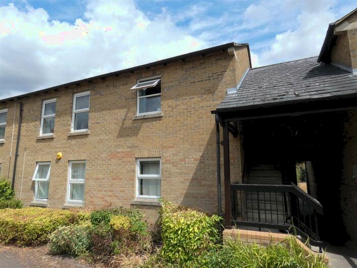 2 Bedroom Flat To Rent In St Bedes Crescent, Cambridge, CB1