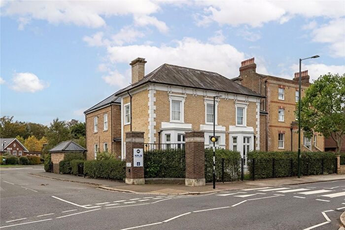 1 Bedroom Flat To Rent In Queens Road, Teddington, TW11