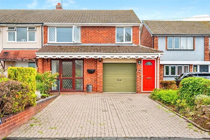 3 Bedroom End Of Terrace House For Sale In Sambar Road, Fazeley, Tamworth, Staffordshire, B78
