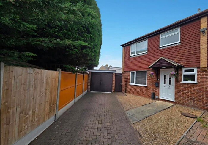 3 Bedroom Semi Detached House For Sale In Hallcroft Court, Ramsgate, CT11