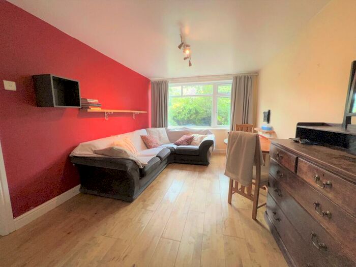 1 Bedroom Flat To Rent In Long Ford Close, Oxford, OX1