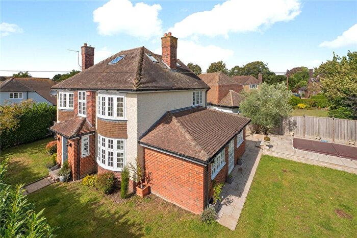 4 Bedroom Detached House To Rent In St. Georges Road, Sandwich, Kent, CT13