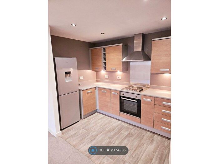 2 Bedroom Flat To Rent In Bouverie Court, Leeds, LS9