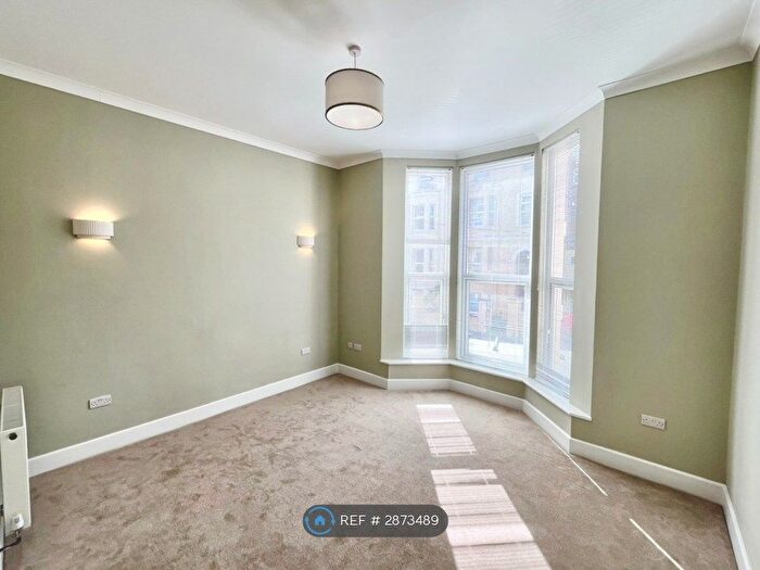 1 Bedroom Flat To Rent In Shaftesbury Road, Southsea, PO5