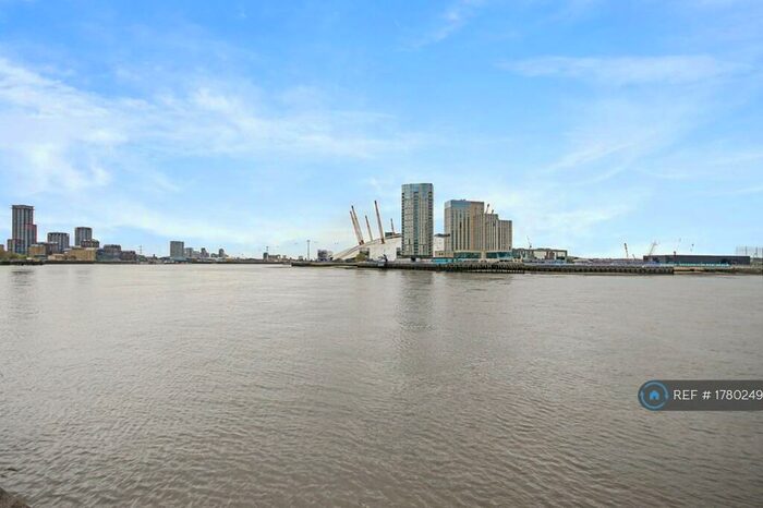 3 Bedroom Flat To Rent In New Providence Wharf, London, E14