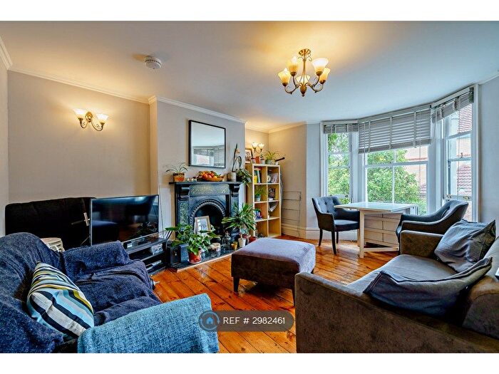 4 Bedroom Flat To Rent In Lyndhurst Grove, London, SE15