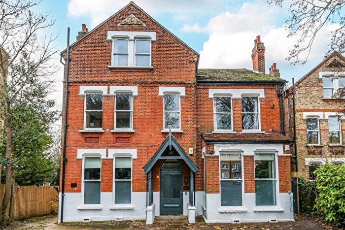 2 Bedroom Flat For Sale In Border Crescent, Sydenham, London, SE26