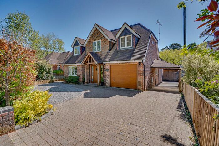 4 Bedroom Detached House For Sale In Beechwood Crescent, Parish Of Ampfield, SO53