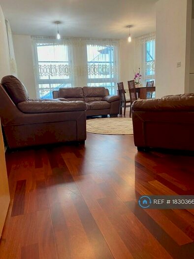 2 Bedroom Flat To Rent In Coppermill Heights, London, N17