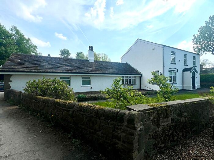 3 Bedroom Detached House To Rent In Alberts Farm, Green Lane, Hyde, Greater Manchester, SK14