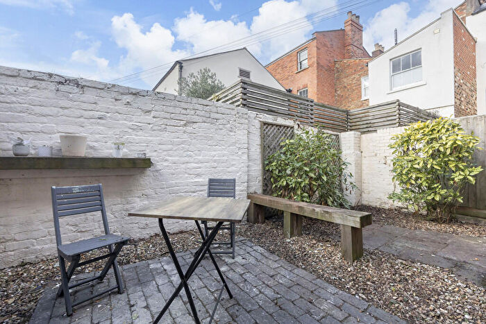 1 Bedroom Apartment To Rent In St. Georges Terrace, Cheltenham, GL50