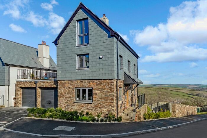 5 Bedroom Detached House To Rent In Mcilwraith Road, Salcombe, TQ8