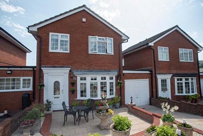 3 Bedroom Link Detached House For Sale In Croesonen Parc, Abergavenny, NP7