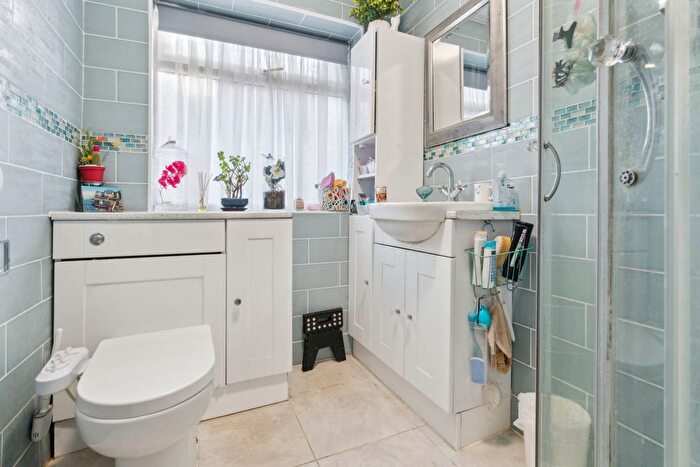 2 Bedroom Semi-Detached Bungalow For Sale In Milner Close, Garston, WD25