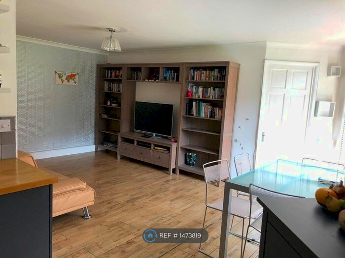 1 Bedroom Flat To Rent In World's End Estate, London, SW10