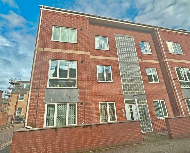 3 Bedroom Apartment To Rent In Radford Road, Hyson Green, NG7