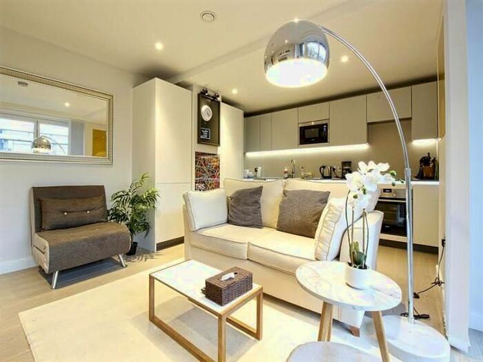 2 Bedroom Flat To Rent In The Merchant Building, Wharf Road, London, N1