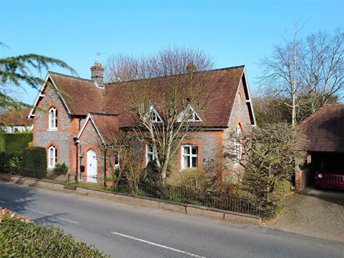 4 Bedroom Detached House For Sale In High Street, Chieveley, Newbury, RG20