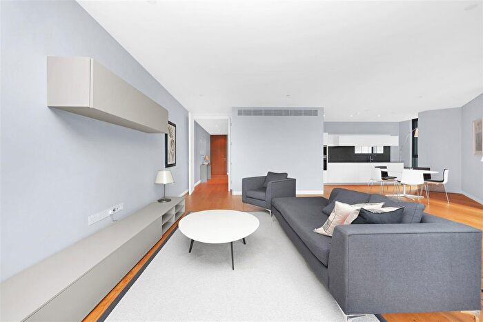 2 Bedroom Flat To Rent In Holland Street, London, SE1