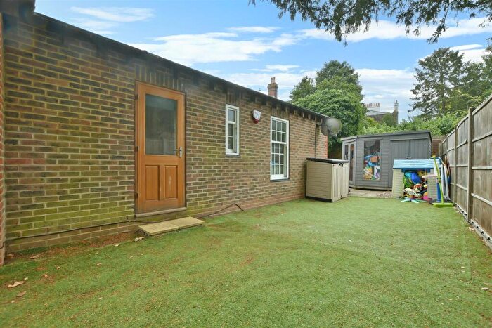 1 Bedroom Detached Bungalow For Sale In Church Street, Epsom, Surrey, KT17
