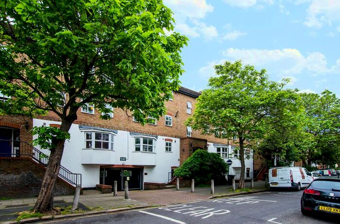 2 Bedroom Flat To Rent In Vauxhall Grove, Vauxhall, London, SW8