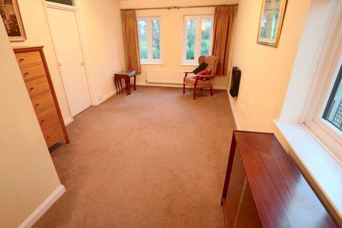 1 Bedroom Flat For Sale In Coulsdon Road, Coulsdon, CR5