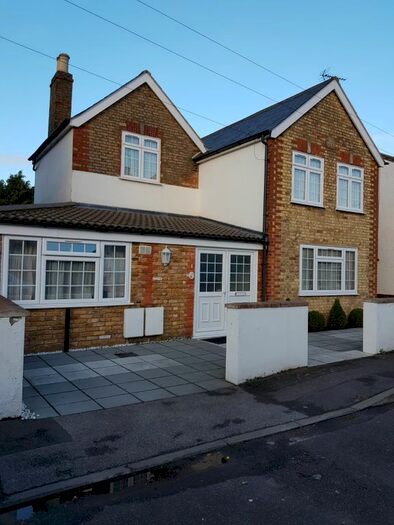 6 Bedroom Property To Rent In Strode Street, Egham TW20
