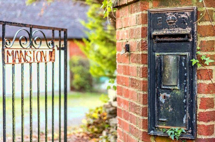 4 Bedroom Detached Bungalow For Sale In Linch Road, Redford, Midhurst, West Sussex GU29