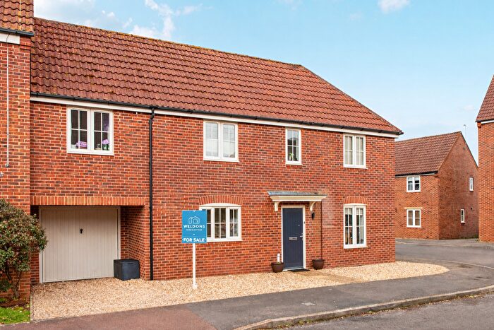 4 Bedroom End Of Terrace House For Sale In Hosey Road, Sturminster Newton, DT10