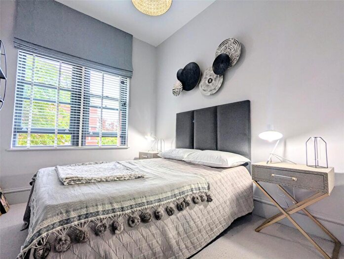 2 Bedroom Apartment To Rent In East Street, Bedminster, Bristol, Somerset, BS3
