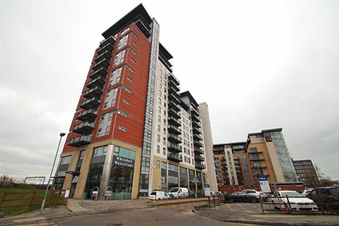 2 Bedroom Flat To Rent In Whitehall Waterfront, Riverside Way, Leeds, LS1