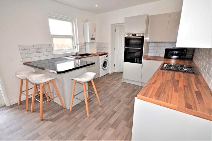 6 Bedroom Semi-Detached House To Rent In Winton, BH9