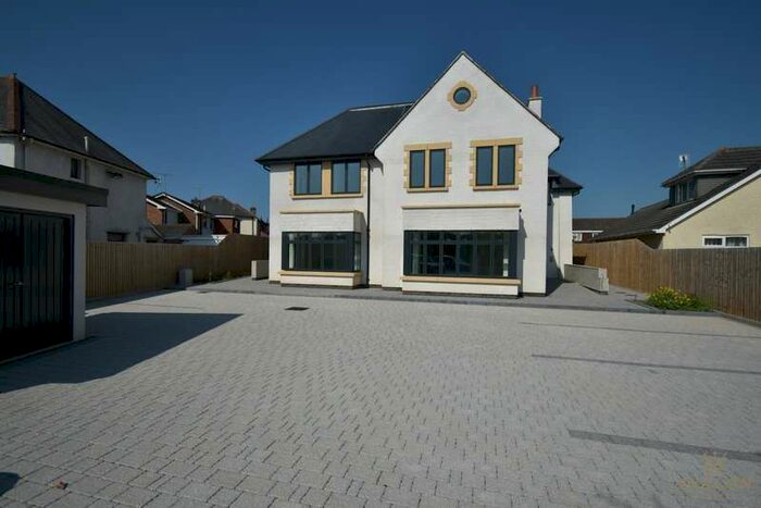 2 Bedroom Maisonette Flat To Rent In New Road, BH10