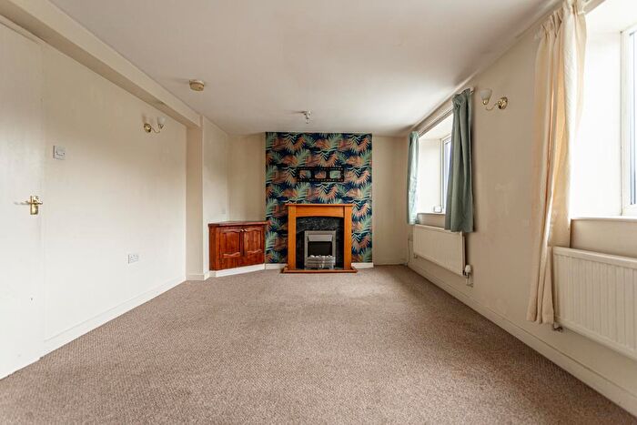 2 Bedroom Flat To Rent In Clough Street, Buxton, SK17