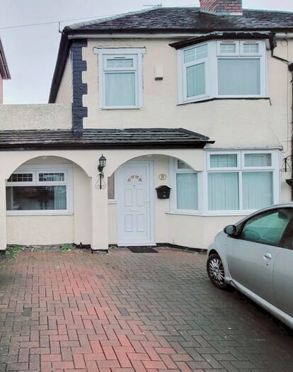 4 Bedroom Semi-Detached House For Sale In Mickleover Road, Birmingham, B8