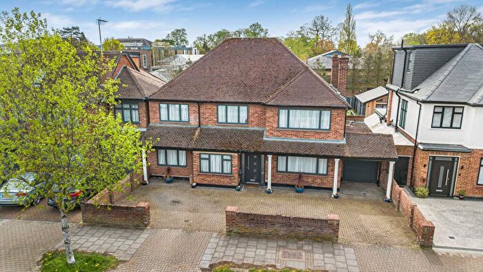 5 Bedroom Detached House For Sale In Dalkeith Grove, Stanmore, HA7