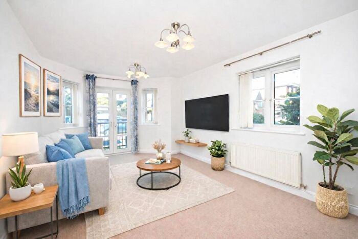 2 Bedroom Apartment For Sale In Magnon Court, Leighton Buzzard, LU7