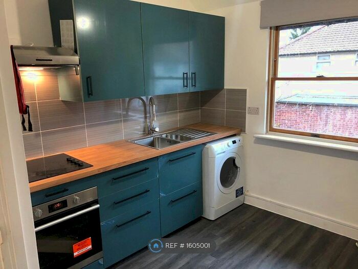2 Bedroom Flat To Rent In Nowel Road, London, SW13
