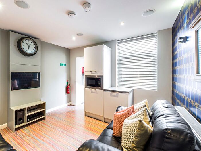 4 Bedroom Terraced House To Rent In George Street, Newcastle-Under-Lyme, ST5