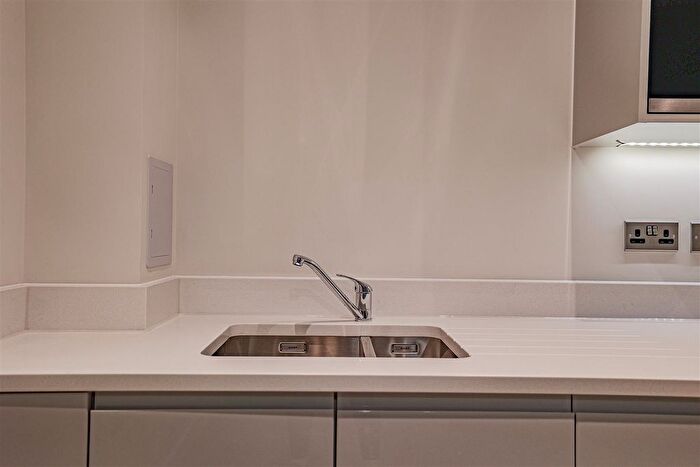 1 Bedroom Flat For Sale In North Woolwich Road, Royal Docks, E16