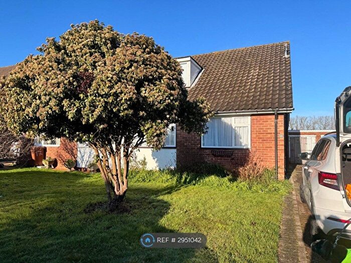 3 Bedroom Semi Detached House To Rent In Burleigh Close, Rochester, ME2