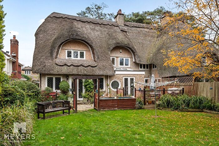 3 Bedroom Cottage For Sale In Moorlands Road, Ferndown, BH22