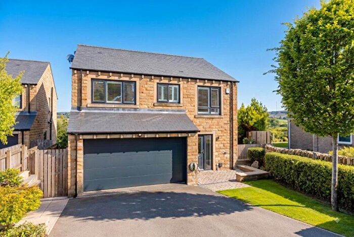 4 Bedroom House For Sale In Pennine Gardens, Upperthong, Holmfirth, HD9
