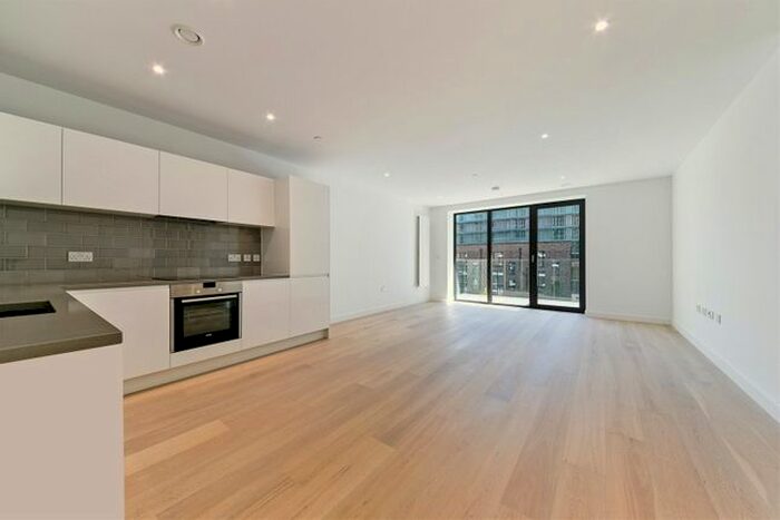 2 Bedroom Flat To Rent In Fairwater House, Bonnet Street, London, E16