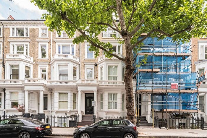 2 Bedroom Flat To Rent In Marloes Road, Kensington, W8