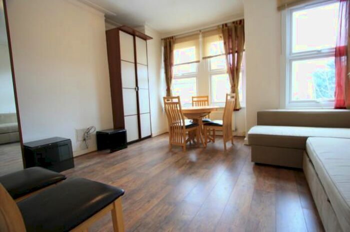 3 Bedroom Flat To Rent In Miller Road, London, SW19