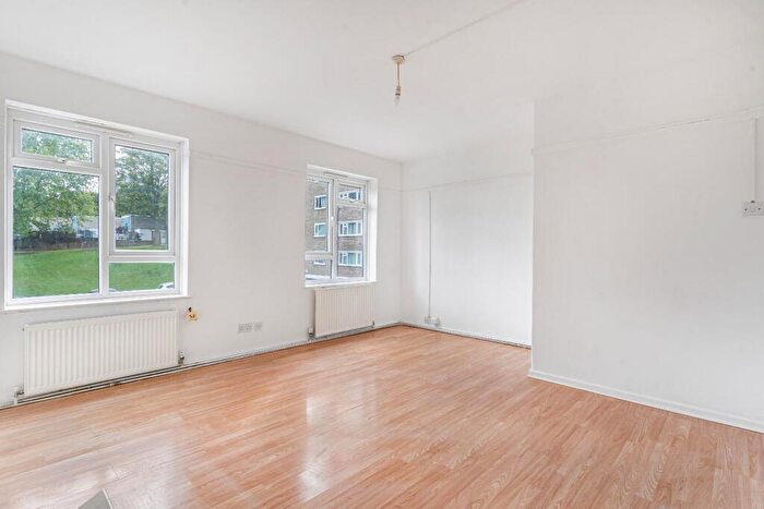 2 Bedroom Flat For Sale In Greystead Road, London, SE23