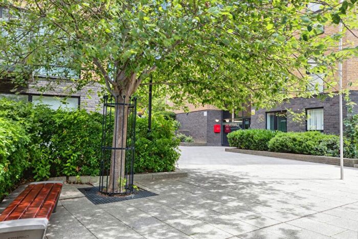1 Bedroom Flat For Sale In Augustine House, - Conington Road, London, SE13